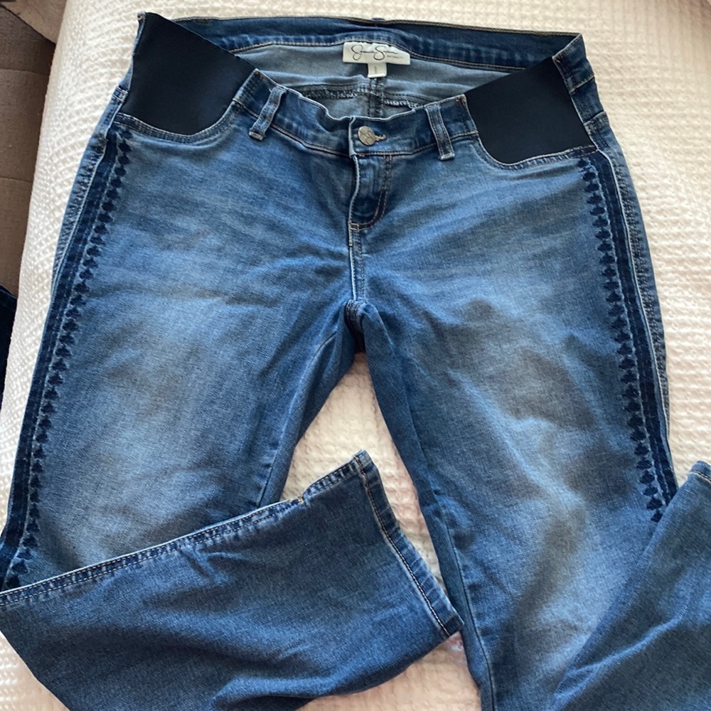 Maternity cropped jeans